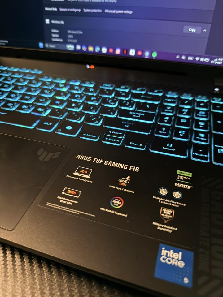 لابتوب ممتاز للالعاب
Asus TUF Gaming 
F16 
جديد وملحقاته كامله ما مستخدم بس شهر يمكن مشغله 5 مرات بس جديد فد مره
بي ضمان سنه كامله وباقي من الضمان 7 اشهر 
Cup : 3050 Rtx 6GB 
RAM: 16 Gb
Core 5 210H
144Hz
السعر مليون و200 للتواصل واتساب ***********
مكاني بغداد - البنوك
