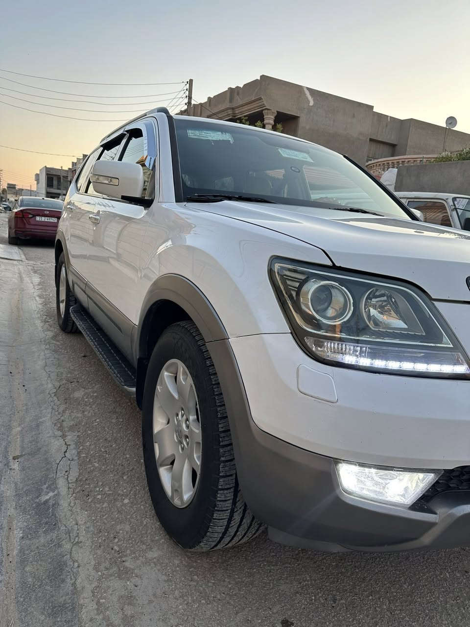 السلام عليكم للبيع كيا مهافي موديل 2012
فول مواصفات 1/1 ViP 
السيارة كفاله عامه 
كشنات جلد + تدفئه + تبريد 
كشنات كهرباء السايق والراكب
تحكمات ستيرن + ستيرن كهرباء 
بصمه تشغيل + 4 بصمات ابواب
7 راكب + 3 قطع تبريد + تبريد 
الخلفي منفصل يدات نيكل 
صندوك شفط + زراك لايت 
لايت زنون بلادي عدسة متحركة 
فتحة سقف تبريد مركزي 
ماشية 140 الف حقيقي 
مكينه 6 سلندر 
مكينه كير كفاله عامه 
تخم تاير + تخم دسكات 
حدادية امامي خلفي جديد مبدله 
بسمي تحويل ثاني يوم 
السعر 163 وبيها مجال 
مكان السيارة ديالى المقدادية 
***********
