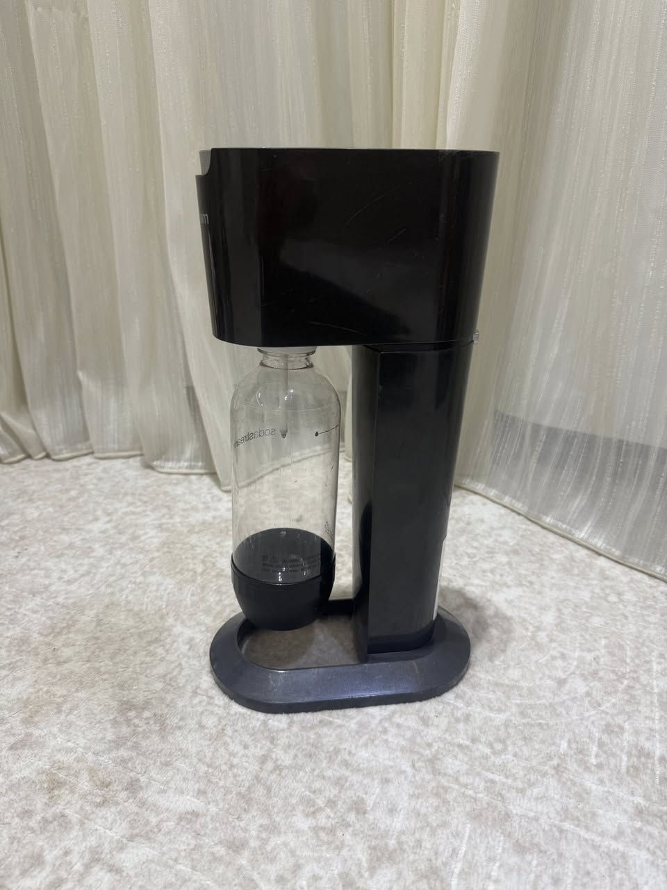 جهاز صنع المياه الغازيه عالي الجوده وصنع المشروبات الغازيه الجهاز كامل وبي غاز اكثر من النص السعر ٢٥ الف للحجز خاص 

يوجد توصيل لكل المحافضات ٥ الف


**إذا كنت صاحب هذا الإعلان وتريد حذفه لأي سبب، رجاءا أرسل رسالة إلى الدعم الفني**