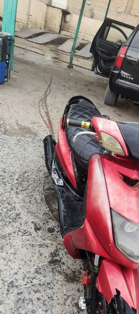 السلام عليكم من رخصت الادمن دراجه سكنس نثية بيهة تزويدات بسيطة وبوشه 58 السعر 450وبيهة مجال ***********الحسينيه مال راشدية
