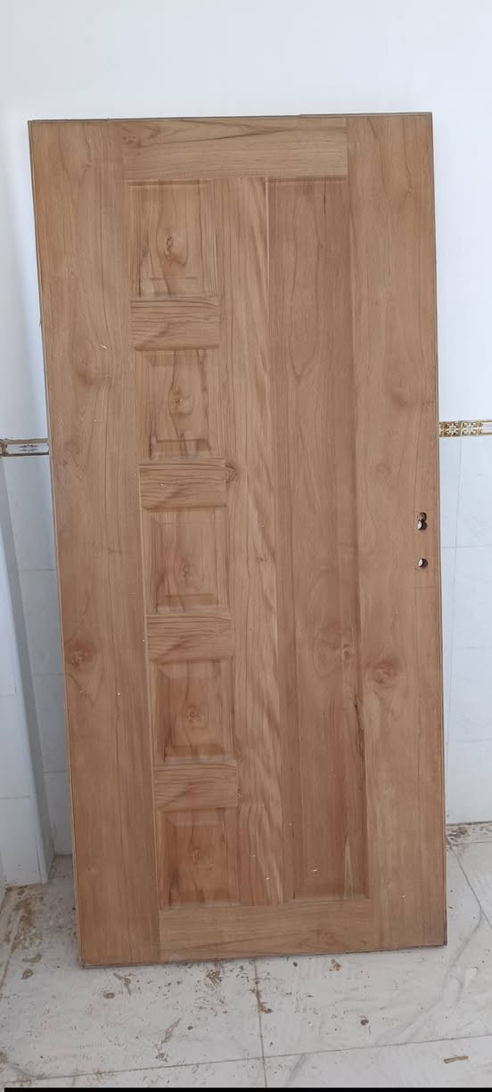 باب جديد للبيع سعر ٦٠ حلة/حي العسكري   ***********
