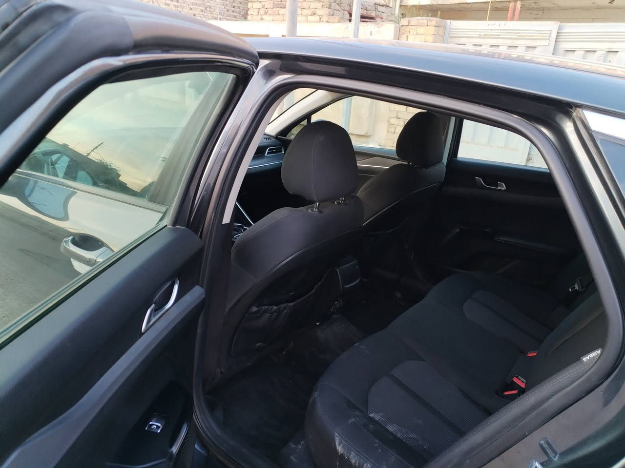 السلام عليكم k5 موديل ٢٠٢٣ ماشيه ٥١ ميل صور الحادث بالمنشور معوقين قادسيه سعره ١٥٠ وبيه مجال ***********
