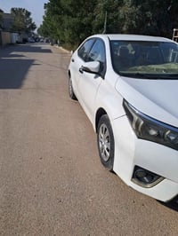 كورلا موديل ٢٠١٥ خليجيه شركه عامه محرك ١٦٠٠ لاتنقيص ولاتبخير باسمي جاه...