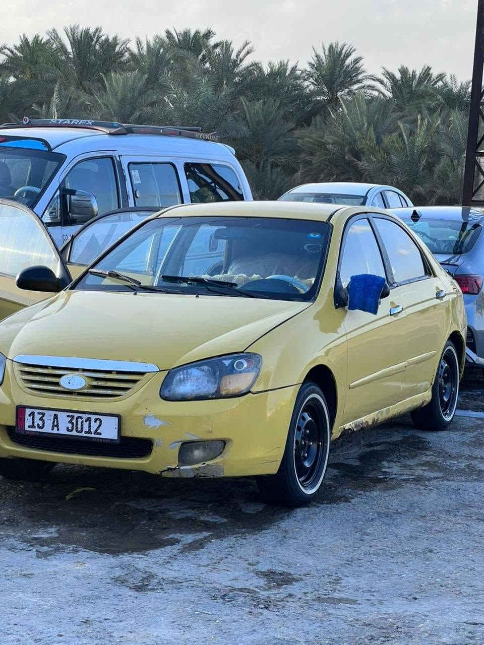 كيه سيراتو 2009 محرك و كير و حاديه كافي ضربته شبر بل جنطه و بابين تبديل بدون حادث امصفره من كلشي رقم انكليزي بسمي السعر 63 
الرقم ***********
