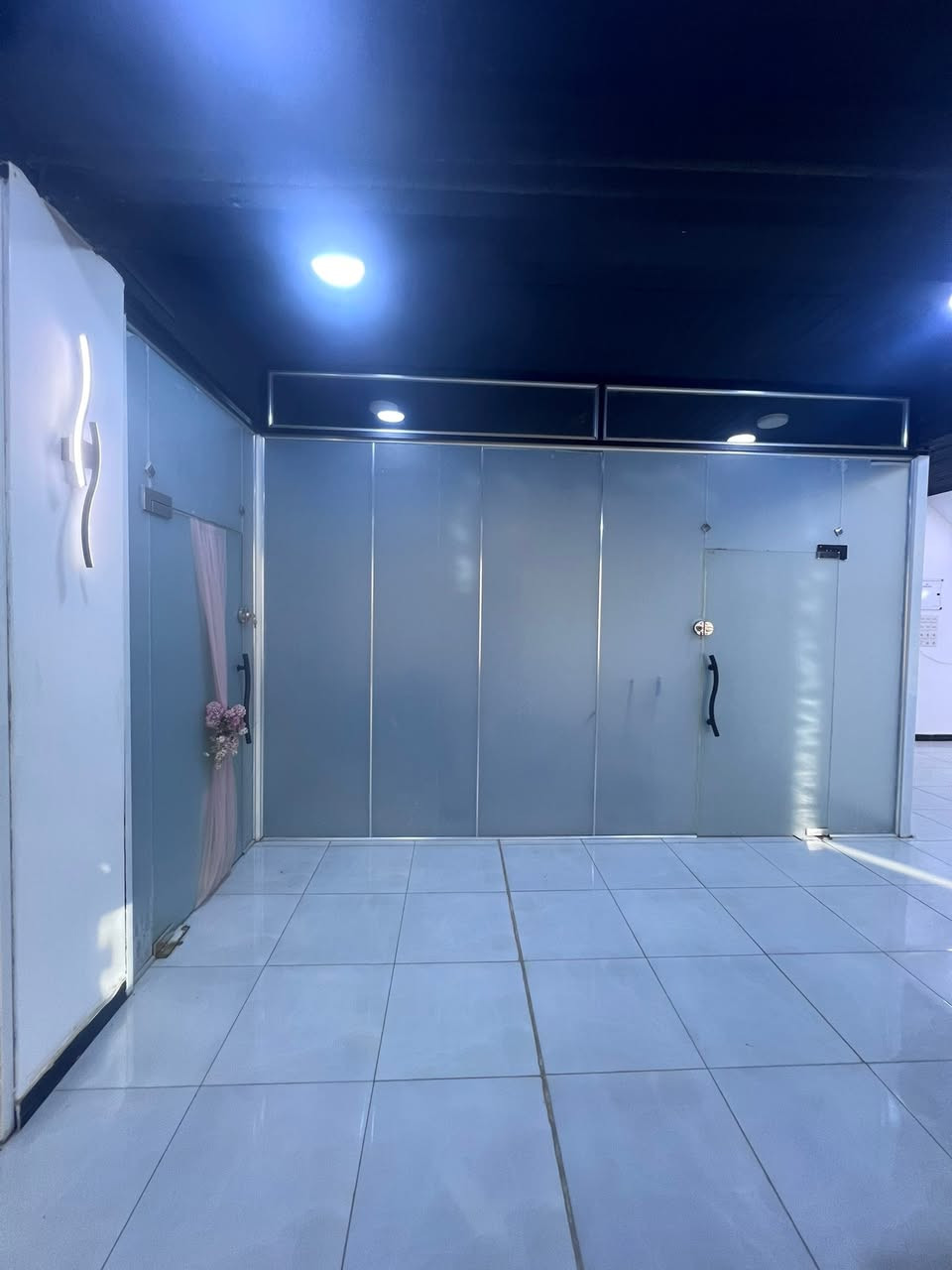 3 غرف جام مع 3 بيبان
كل هذا بسعر مليون ونص  بس 
عنواني ذي قار الشطره 
***********
