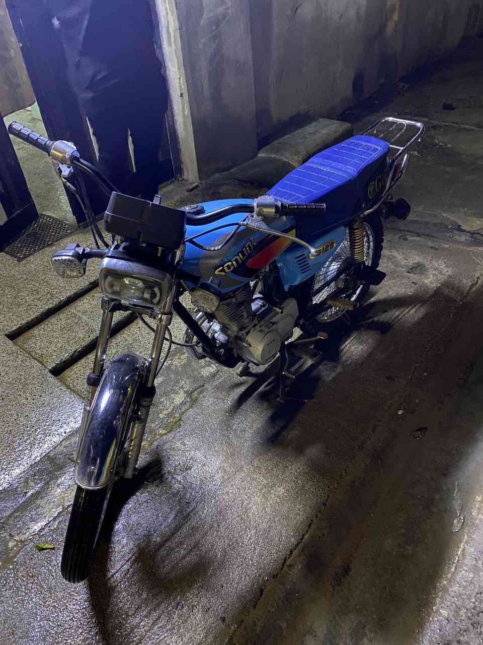 ايراني للبيع مكينه ١٨
استيرن رياضي 
شاصي ٢٣ 
كلجات جديده تايرات جديده الماطور جاهز 
السعر ٤٢٥ وبي مجال للطيبين 
رقم الهاتف *********** 
ماكني موصل الايسر
