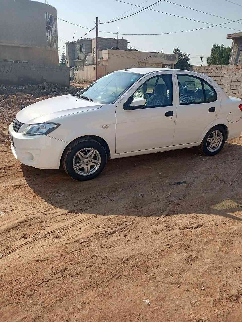 السلام عليكم ساينا موديل 22 حره مكفوله كفاله عامه ماشيه 40الف  تحويل مباشر  السعر 74 وبي مجال العنوان ناحيه الوحده قرب مجمع بسمايه أو العزيزيه /***********
