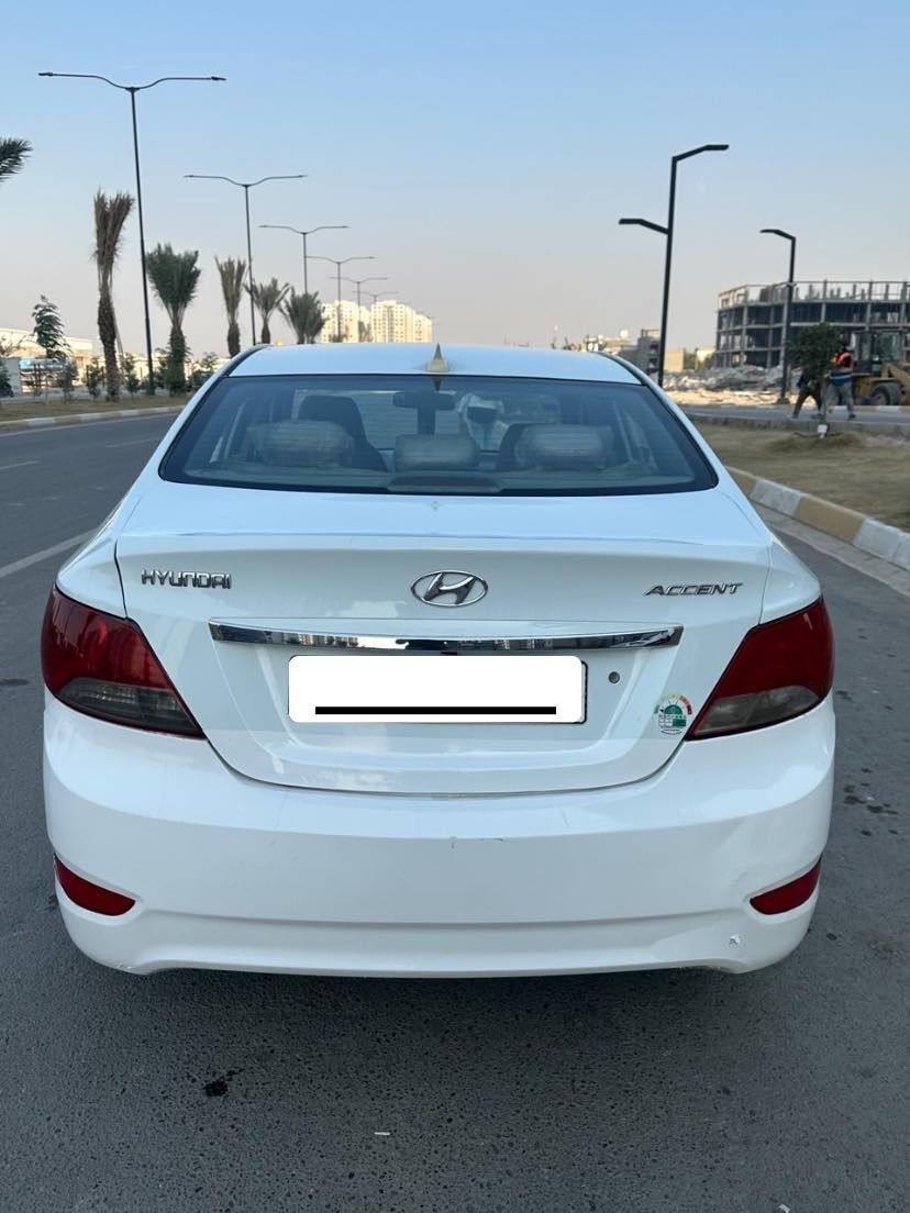 اكسنت 2011
محرك 1600 قطرتين نضيف كير نضيف صدري نضيف تيريد شغال  رقم إنكليزي صبغ ربع جاملي اماني وربع بلباب الخلفي    رقم بغداد السياره بسمي 
السعر 90$
هـاتـف ***********
