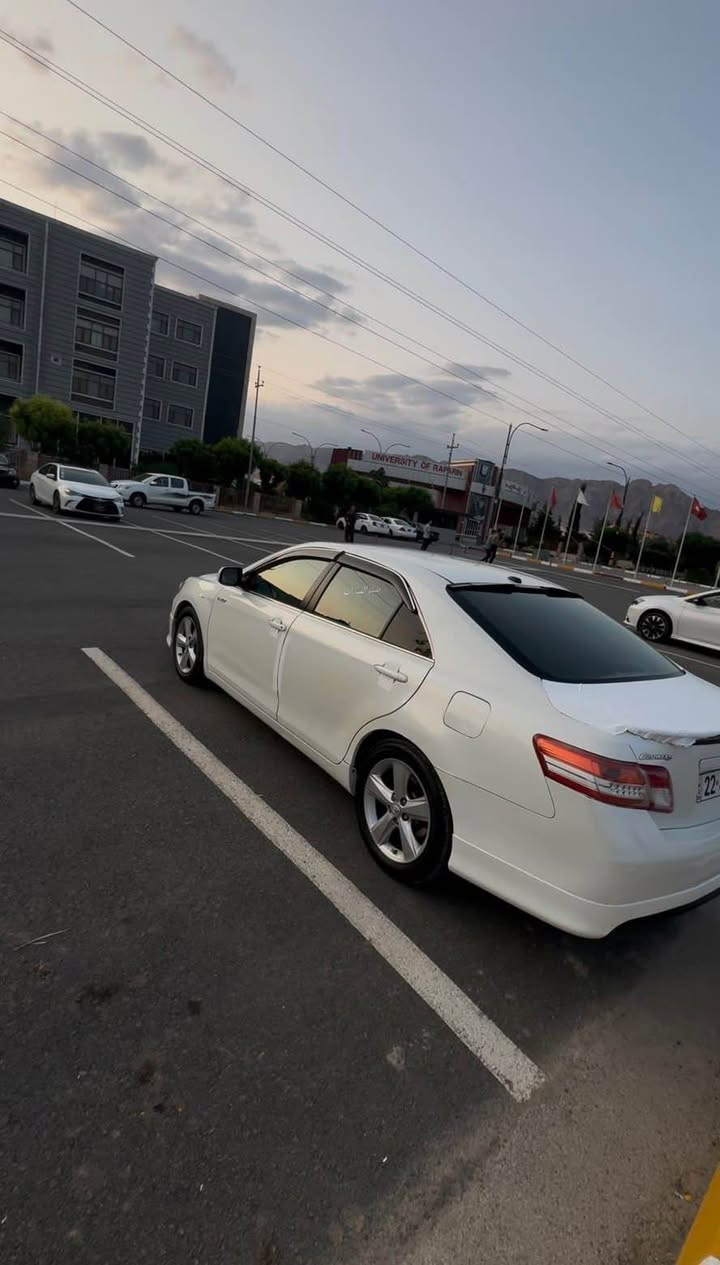 تۆیۆتا کامری ٢٠١١ مواسەفات خلیجی GLکامل سپۆرت کراوە تا بڵێی جوانو پاکە سەیارەکە ماڵی دۆستە ژینگەو سەنەوی تازەیە تا ٢٠٣٠ کامل مەسرەف کراوە✅ ٤ تایەو ویلی جوانی لە ژێرە شاشە ئایپاتیو کامێرای بۆ بەسراوە هەموو گیانی بە شەرت گێڕ مەکینە تەقەو ڕەقە بەشەرت ✅تەحویل بە شەرت سەیارە کە ٣ پارچەو نیو بۆیاخە لەسەر ساخی بێ دەعم بێ ناو گرتن لەسەر ساخی هەموو گیانی بە شەرت نرخی ١١٠ گەڵاو معامەلەیەکی کەم ژم ***********        *********** السليمانية, العراق
