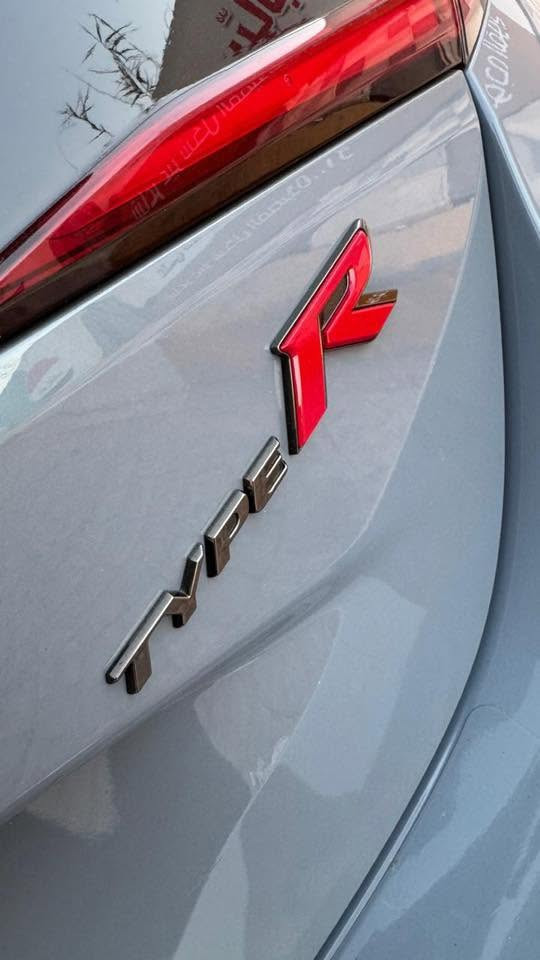 هوندا سيفك تايب R موديل 2023 (وارد كندي)
المحرك: 2.0 لتر تيربو VTEC – 4 سلندر كير عادي

القوة329 حصان عند 6500 RPM

العزم: 310 رطل-قدم

ناقل الحركة: عادي (6 سرعات)

التسارع: 0 – 100 كم/س بأقل من 5 ثوانٍ

الحالة: كلين تايتل / بدون حادث وبدون صبغ / مكفولة بالكامل

تكحيل كارت بل صندوق

الإضافات:

• تزويد من شركة PRL

• كت أمامي

• سبيسرات

• فلتر هواء 

• ⁠عطاس تربو 

• ⁠لويات رياضية

العنوان اربيل

***********

