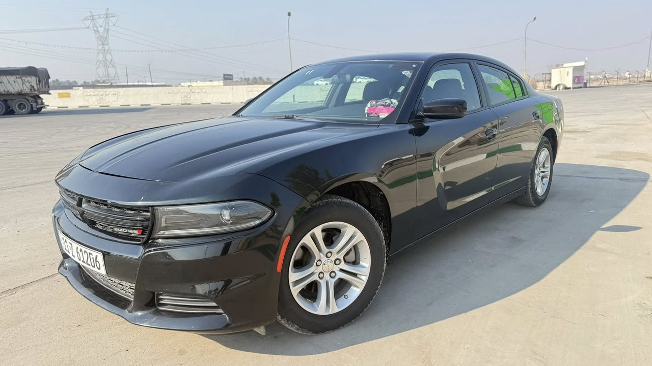 🚗 للبيع - دوج جارجر 2023 SXT حادث بسيط دعاميه أماميه فقط بدون تبديل وبدون صبغ رقم بغداد السياره ماشيه 21 الف 
🔹 الموديل: 2023
🔹 التسجيل: رقم بغداد
🔹 المحرك: V6 سعة 3.6L
🔹 الفئة SXT
🔹 المواصفات:
✅ زينون + LED
✅ حساسات خلفية
✅ شاشة كبيرة مع نظام نفكيشن
✅ مقاعد أمامية كهربائية
✅ تشغيل عن بعد
✅ محدد سرعة
✅ كاميرا خلفية
✅ دخول ذكي (بصمة)
✅ رادار جانبي
✅تبريد قطعتين أمامي وخلفي 
✅نظام ESP +EBD + ABS
✅ شاشة وسطية لمس Uconnect مقاس 5" أو 8.4"
نظام ملاحة GPS
✅  دعم Android Autoو Apple Carplay 
للاستفسار اكثر ومراسله واتساب
☎***********
