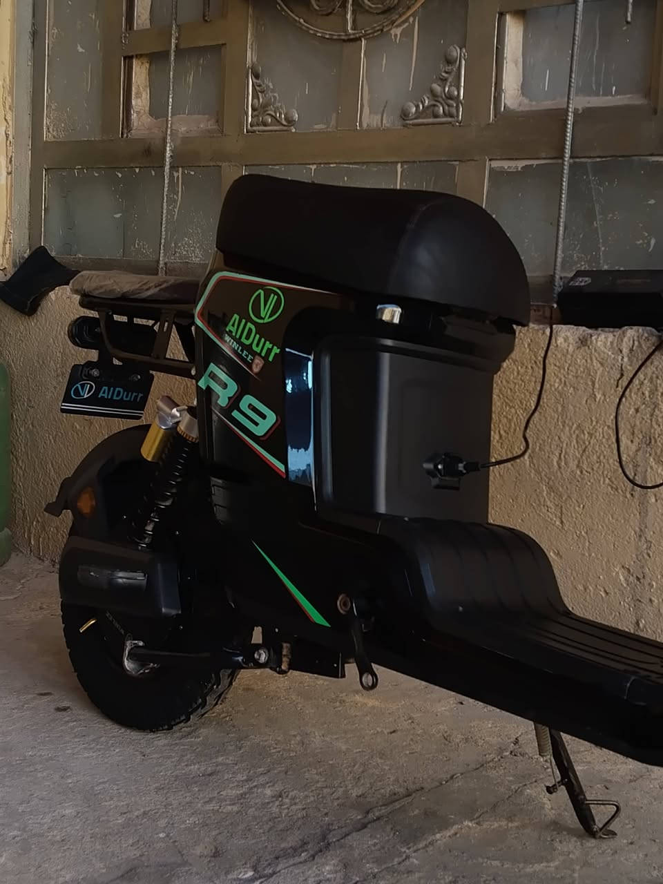 سلام عليكم دراجه شحن ار9 لبيع المكان البصره گرمه علي حي الرساله السعر 430 وبيه مجال تواصل على ه‍اذ الرقم ***********
