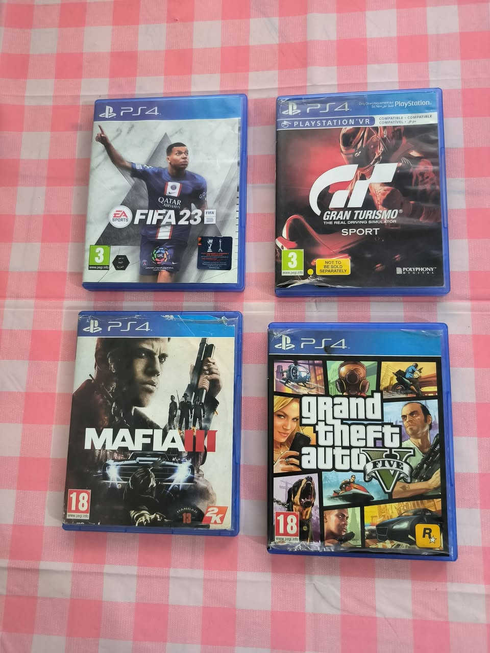 السلام عليكم
PlayStation 4(بليستيشن 4) كلش نضيف للبيع 
اقراص عدد 4+جوستكات عدد 2+ مروحه مبرد شاحن
السعر 300 الف وبي مجال استفسار رقم واتساب ***********
اور مراسله الصفحه وشكرا 🤍.

