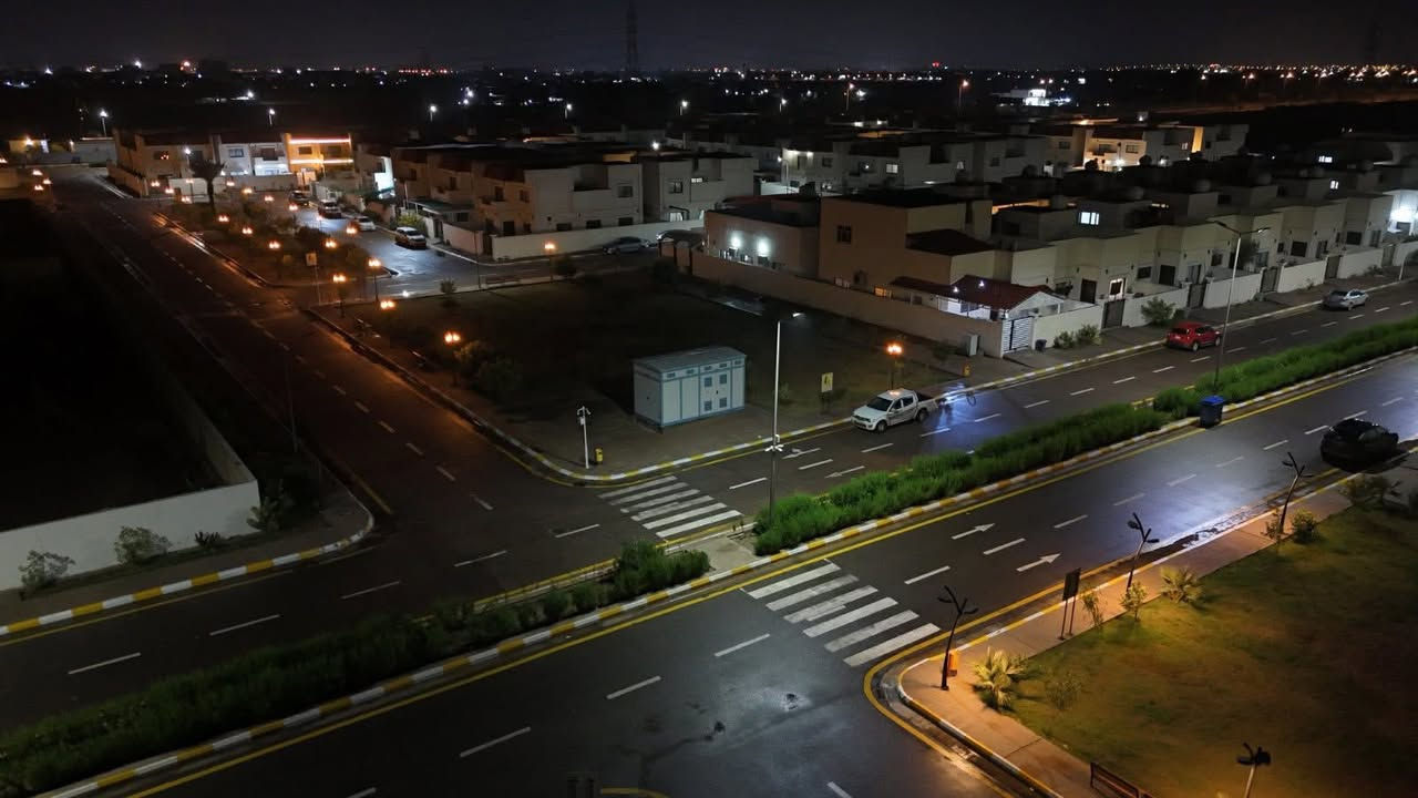 بيت للبيع 🏠

 📍 العنوان : مجمع السلام السكني ، الزون رقم 2

📈 المساحة : 250 م واجهه 12،50 م والنزال 20 م 

ركن على شارعين ✅

يتكون من طابقين :-
- غرف نوم عدد 4
- دورات مياه عدد 3
- صالة 
- استقبال
- مطبخ
- كراج
- حديقة

مطلوب قرض ( المصرف العقاري )

⚠️ مبلغ القرض 110 مليون التسديد 549 الف دينار 
⚠️ السعر الكلي : 310 مليون مع الطلب 

☎️ للأستفسار اكثر اتصل على. : ***********
أو

📍 زيارة مكتبنا الكائن في : خدمي الجزائر ، مقابل تقاطع سايدين ام الخيل مقابل المصرف الاهلي العراقي

مكتب أحمد صبري للأستثمار العقاري
