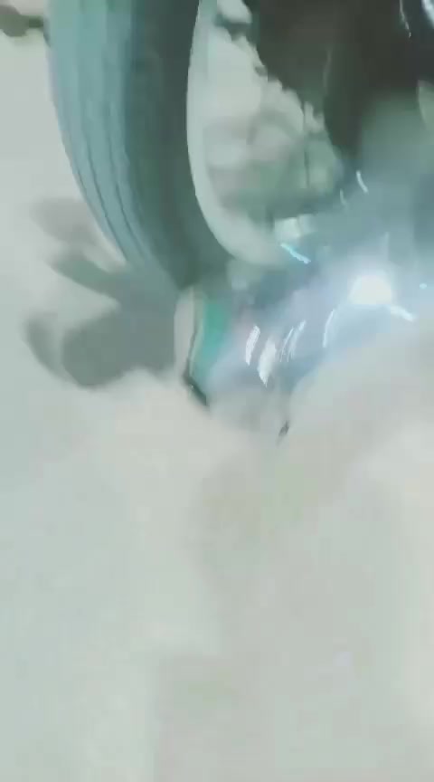 سلام عليكم شباب من رخصة مدير الكروب ماطور للبيع 82 سايس 2/ ولاقطرت لحيم بي لاوراق ولا سنويه مكان مشخاب الرقم ..***********
