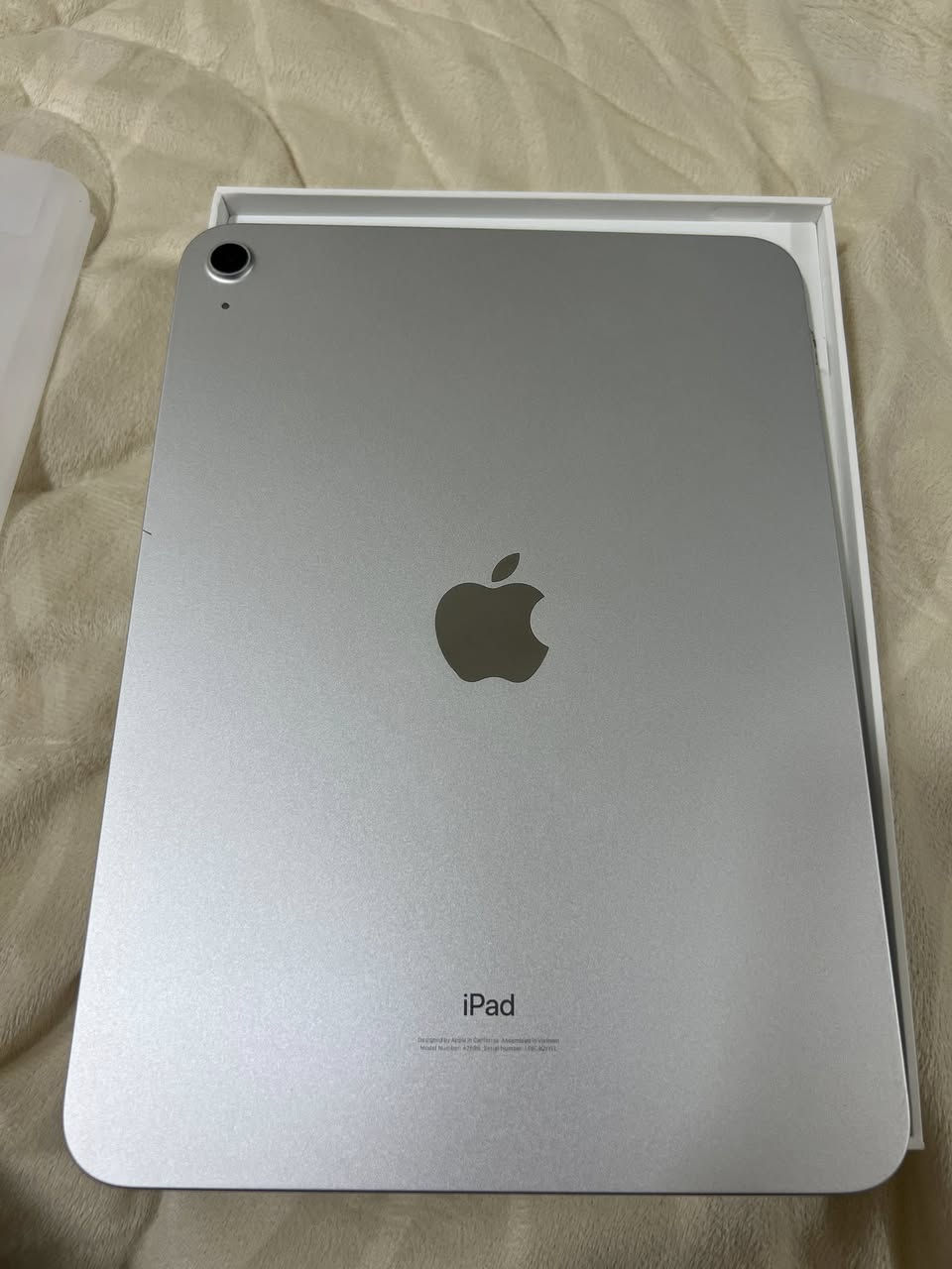 السلام عليكم
ايباد ١٠ ذاكره ٦٤نظافه ١٠٠٪؜ ما داخل صيانه الجهاز جديد
غراضه كامله ويا كفر هديه وشرط على الفحص الايباد
***********
 السعر ٣٥٠الف قفل
