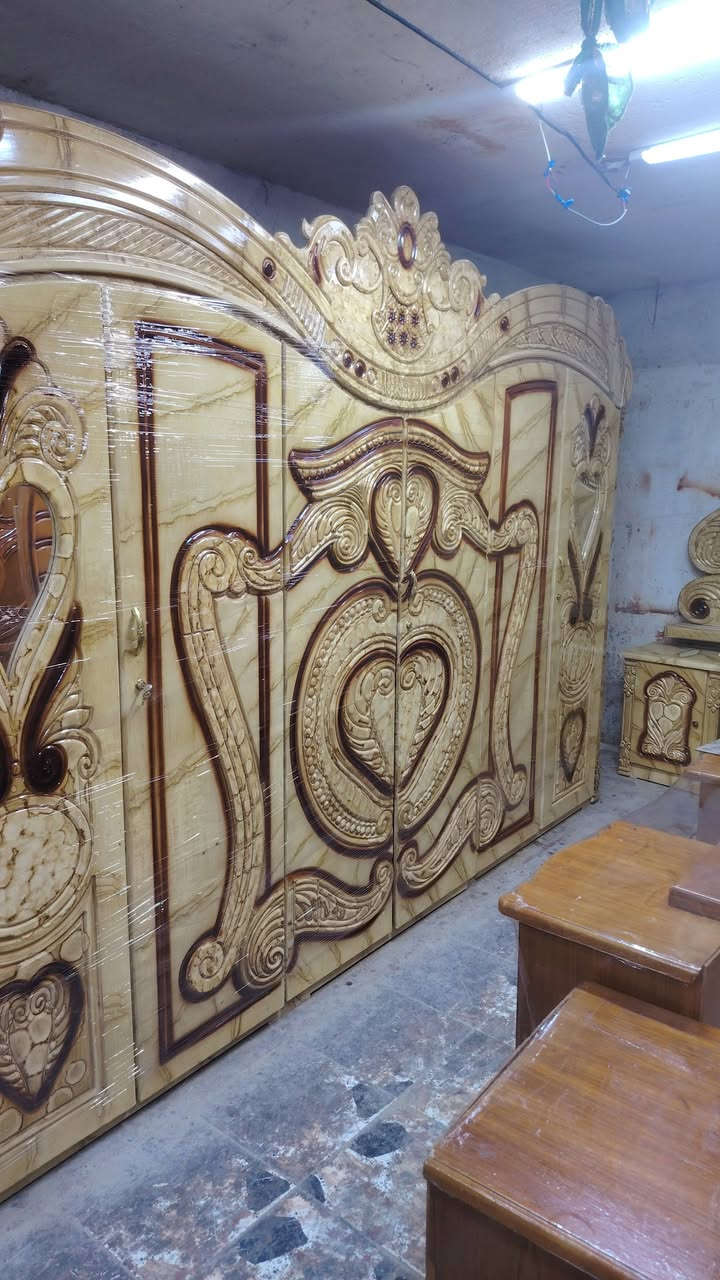 غرفه النوم للبيع بسعر مناسب ٦٥٠ نهايته ***********
