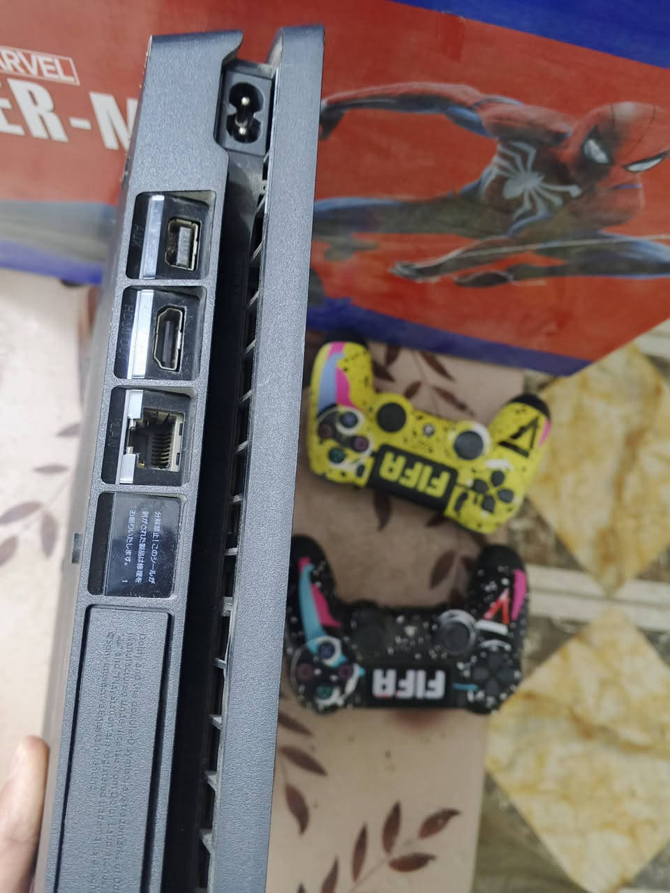 سلام عليكم بلي فور 1 تيرة مهكر نضام 11 بعد بل ستيكر مال شركة لامصلح ولا مفتوح مع كامل ملحقاته + يدات اضافية 
سعر 280 رقم *********** مكاني بغداد البياع
