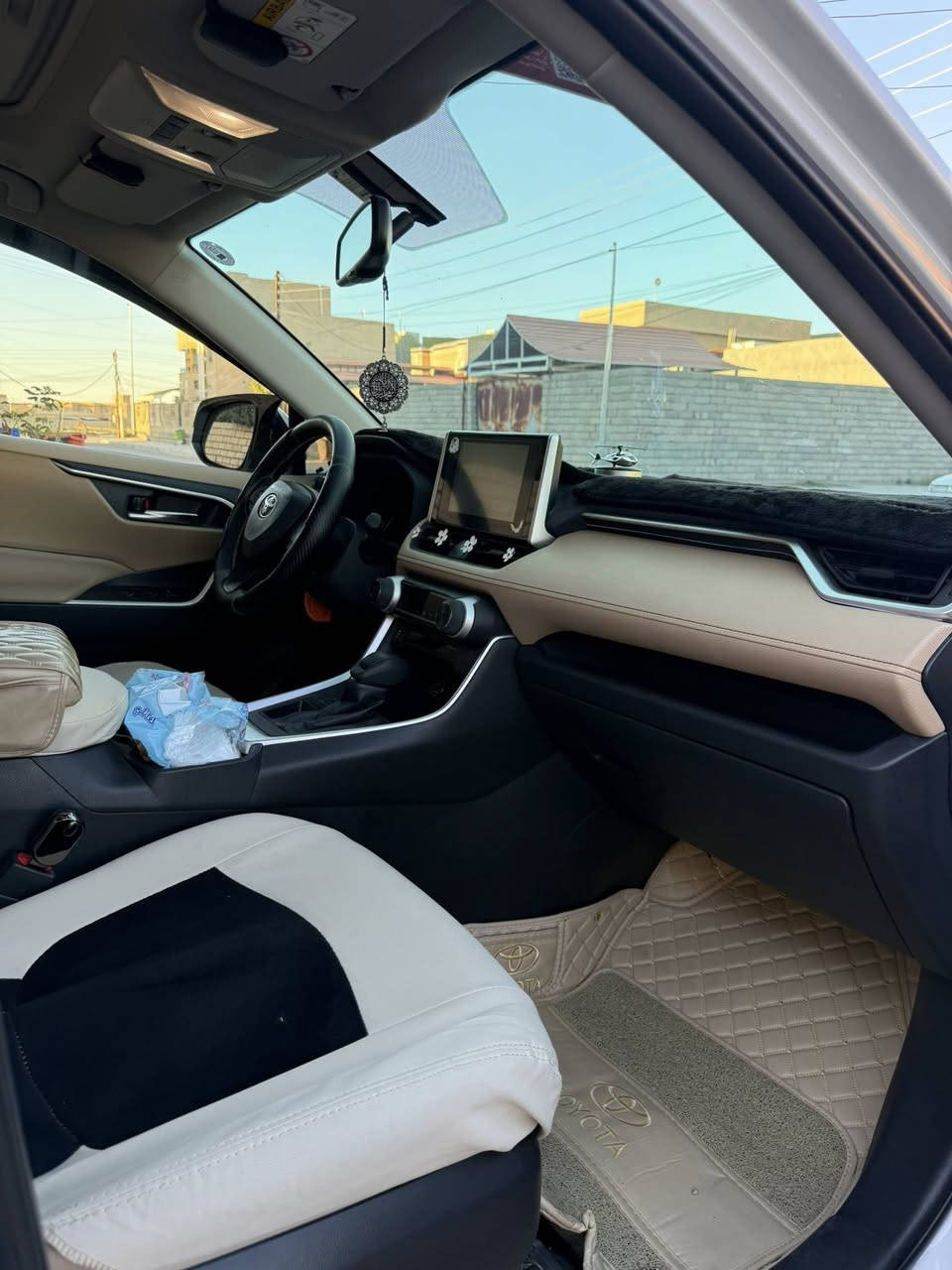 •• آڵسَـِْ♡̨̐ـِْڵٱمَ ؏ـلـِْ♡̨̐ـِْيّيّگمَ ••

موديل 24وارد عبداللطيف  باسمي ماشيه 40الف
مواصفاتها معروفه بيها طخه زغير جاملغ امامي فقط
سياره اني ماخذها زيرو وباسمي 
***********
***********
