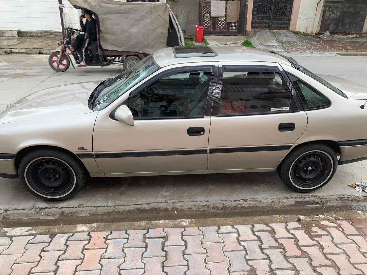 سلام عليكم فكترا موديل ٩١ سياره خير من الله سنويه لل٣١ بسمي شرط التحويل دفتر بانزين بيها كير محرك بل شرط لاستفسار *********** واتساب كركوك, العراق
