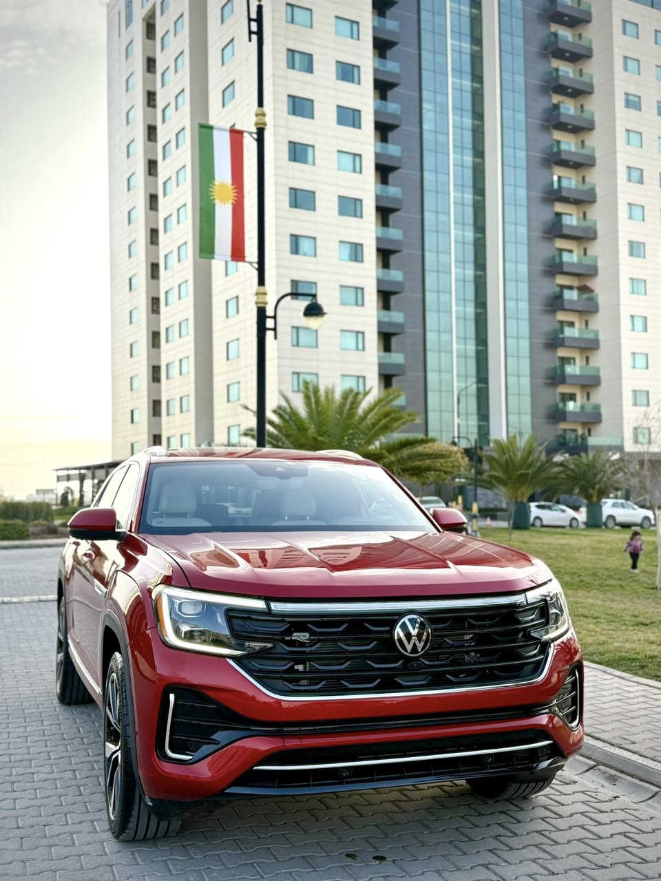 Volkswagen Atlas SEL Premium R-Line 2024
‎حجم المحرك 4 سلندر 2000 تيربو
‎عداد المسافة : 13 الف فقط
‎ضرر :   بنيد صبغ  فقط بدون دواخل لغد شاصي سليم شرط فحس 
‎دعامیە و رادیترات و بجم کلة بلادي
‎اعلی المواصفات 1/1 :
‎بصمة تشغيل
‎بصمة أبواب
‎تشغيل عن بعد (Remote Start)
‎صندوق شفط كهربائي
‎فتحة سقف بانوراما 
ده بل اكسل نيضام 4MOTION
‎رادار أمامي (تحديد مسار)
‎رادار جانبي (نقاط عمياء)
‎رادار خلفي (تحذير من الاصطدام)
‎كاميرات محيطية 360
‎5 كاميرا
‎سستم سماعات Harman cardon
‎تحكم وضعيات القيادة Drive Modes 
‎اوتو بارك Auto Park
‎تبريد مركزي لمس
‎كشنات ميموري، خزن
‎كشنات جلد+تدفئة تبريد كشنات كهرباء
داخل ابيض بيلادي
كشنات خلفي هيتر
‎هاند بريك بصمة
Android Auto 
Apple Car Play 
‎مانع انزلاق+ABS
شحن موبايل واير ليس جارج
‎شاشة كبيرة لمس
‎حساسات خلفية+ كاميرا 
‎تحكمات استيرن
‎اوتو ستارت Auto start 
‎اوتو ستوب Auto Stop 
‎وبقية المواصفات المعروفة
‎‏‎ 
‎مکان سیارة  سليماني 📍
‎‏‎سیارة بدون رقم تترقم شمالي اربيل سليماني دهوك
‎‏‎‏‎للاتصال والاستفسار
***********📞
