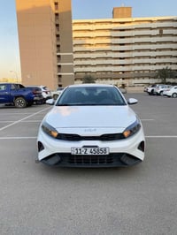 كيا فورتي 2023وارد امريكي حادثها جدداً بسيط خشم البنيد بدون ايرباك كله...