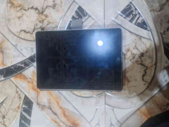 السلام عليك ايباد  9 ابل الجهاز جديد مكفول من كلشي الذاكره 64 ملحقاته كارتون وشاحنه وحافضه  الجهاز مثل ما موضوح بل صور بي شخوط قليله من الحافضه الجهاز السعر  250 
رقم  ***********
