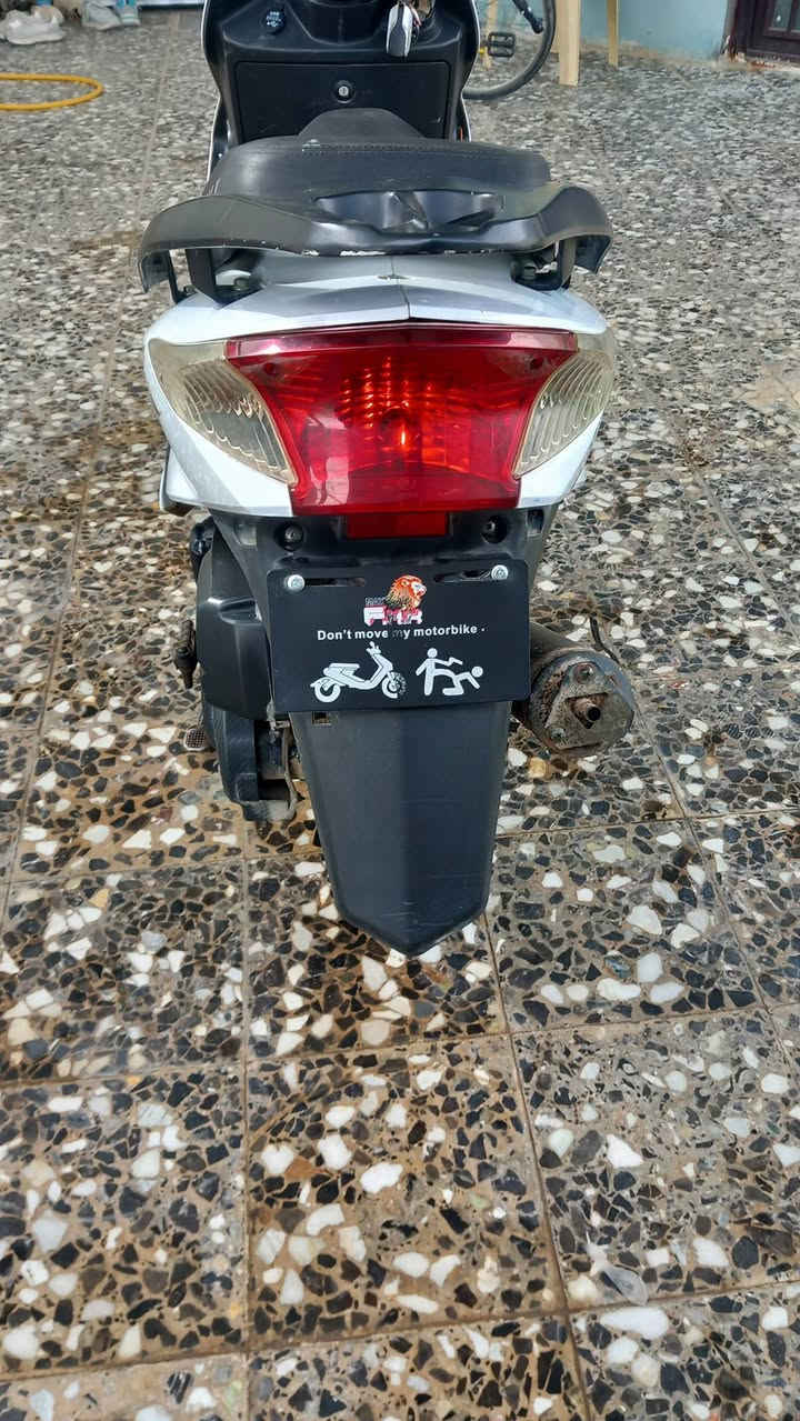 دراجه سكنس
موديل 2023 دراجه جديده ونظيفه نگره سلف ميحتاج هندر، اربع اشاير شغاله لايتات امامي وخلفي،مدخل usp,  تشغيل بصمه وسويچ دراجه ماعايزه السعر 450 وبيه مجال بسيط والمو شراي ليتعبني مكاني النجف مجمع الكرار السكني
*********** واتساب
