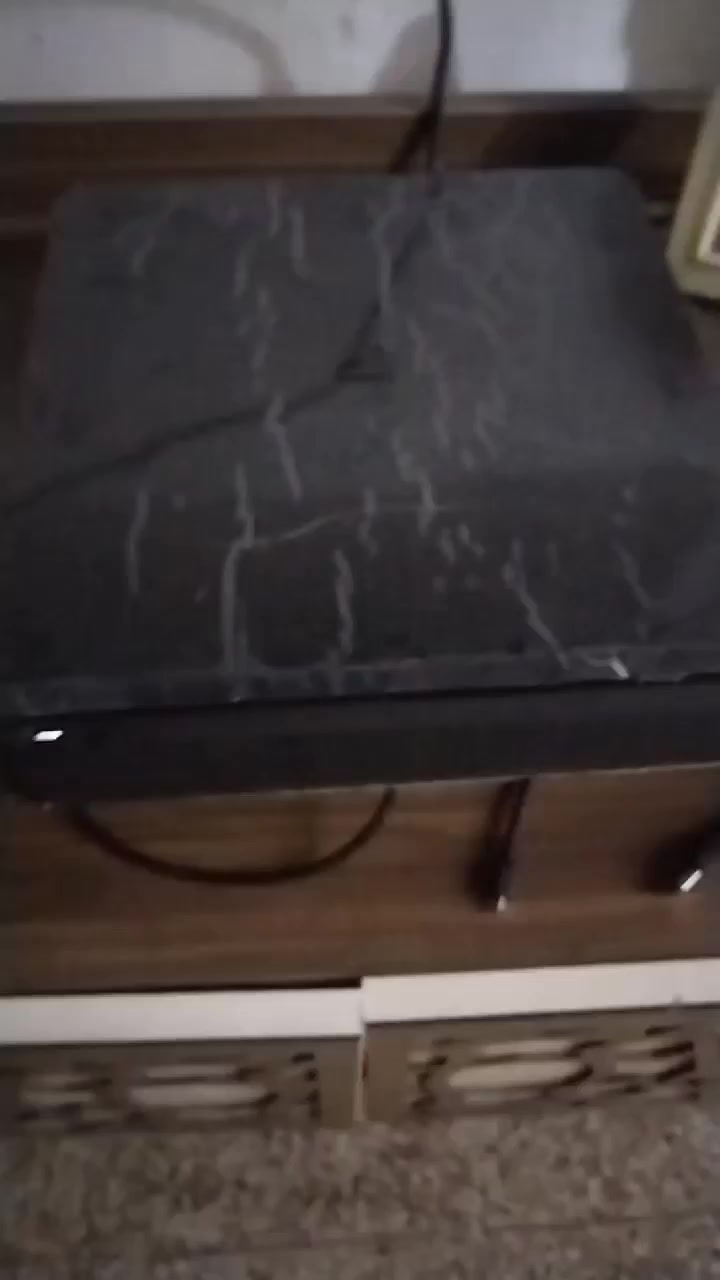 جديد جديد جديد بلي فور سلم نص تيرا جهاز البارحه اخذته 280قفله 250جوستكين ويتوفر اقراص ويا اذا تريد بسعرهن مكاني بغداد جديده ***********
