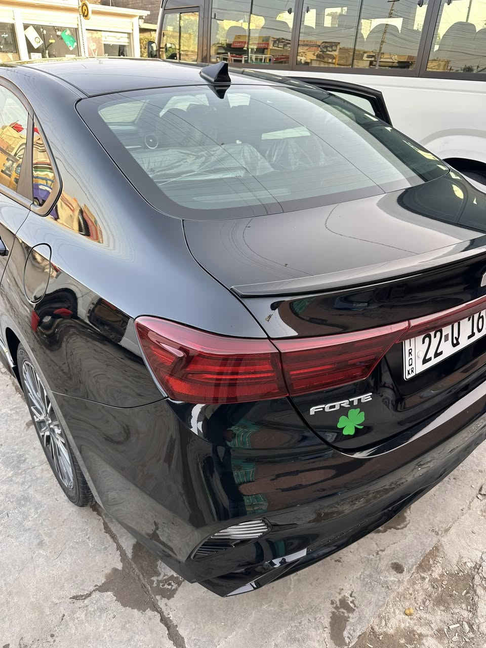 السلام عليكم كيا فورتي 2024 جيتي لاين حادثهة فقط باب السايق بدون دواخل السيارة جديدة رقم اربيل السيارة بسمي تحويل ثاني يوم مكان السيارة مشتل معروضة 165وبيهة مجال رقم الهاتف ***********
