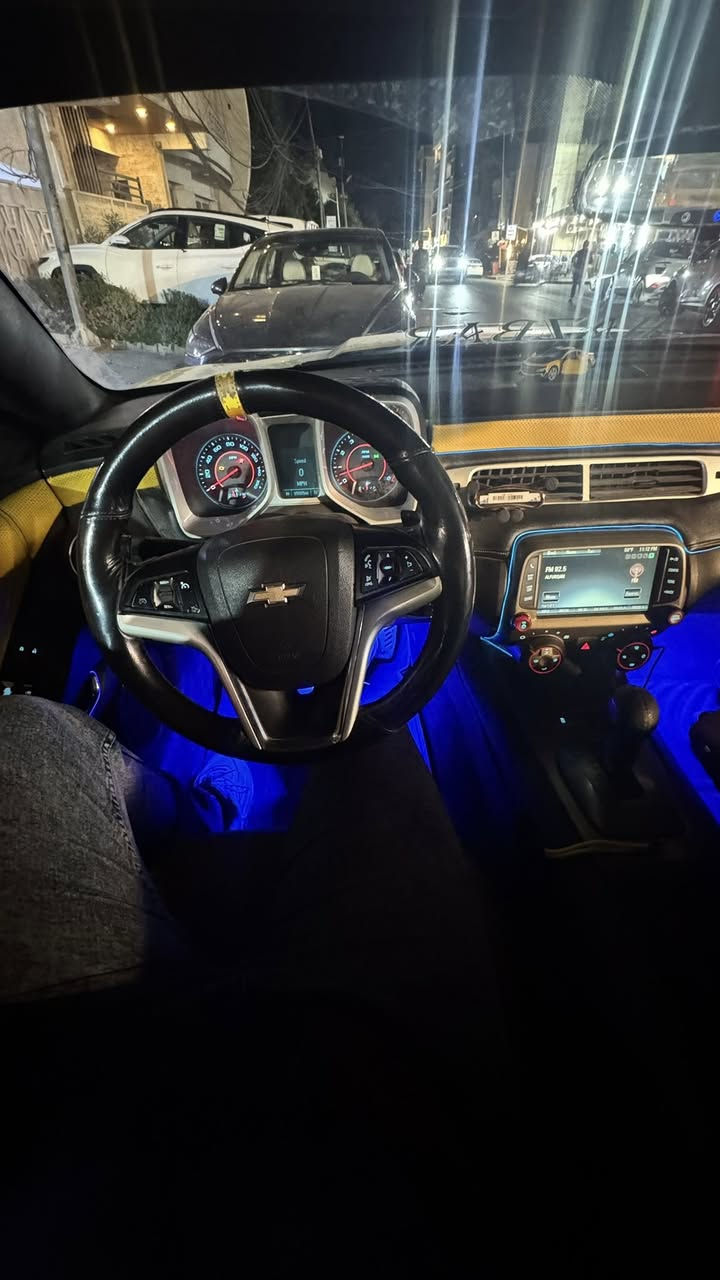 كمارو 2014 فول مواصفات فتحة سقف غرفة جديدة للبيع ماشية 95 الف بيها قطعتين ب اسمي السيارة تحويل ثاني يوم رقم انكليزي جديد هزة جديدة مصفرة من كلشي 
مكاني بغداد الاعظمية للتفاصيل اكثر ..
***********
