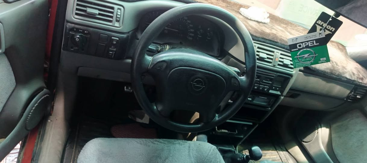 لبيع أوبل موديل 91كامل أم حور 95سياره حلوه رقم أربيل صار له سنه منتهي بيه كوبؤن بانزين أربع ويالا كروم تايرات نس عمر محرك 18مابيه ضربه بدنه مام بدل مكان كركوك خابر تدلل ***********
