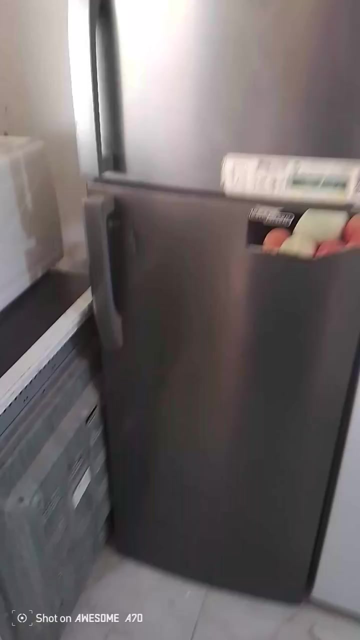 سلام عليكم 
مجمده ١٨قدم نضافه فول
ثلاجات ٢٢قدم و١٨قدم للبيع
‏‪***********‬‏واتساب
