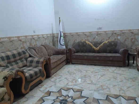 ٣ تخم للبيع حطاطه واحد ديوان والباقي غير شكل  سعر الكل ٤٠٠ وبيهم مجال لشراي العنوان الرمادي جزيرة للإستفسار الاتصال على هاذه ***********
