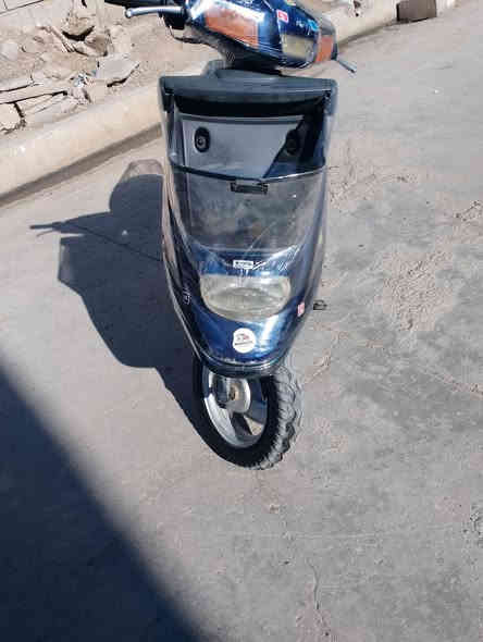 سلام عليكم يماهة نكره سلف كهربايت كله شغاله لايت زينون اشاير هورن كفراته نضيفه اكسل  بلشرط صواته ناعم كيج بانزين شغال سعر 225 اوبيه مجال ***********
