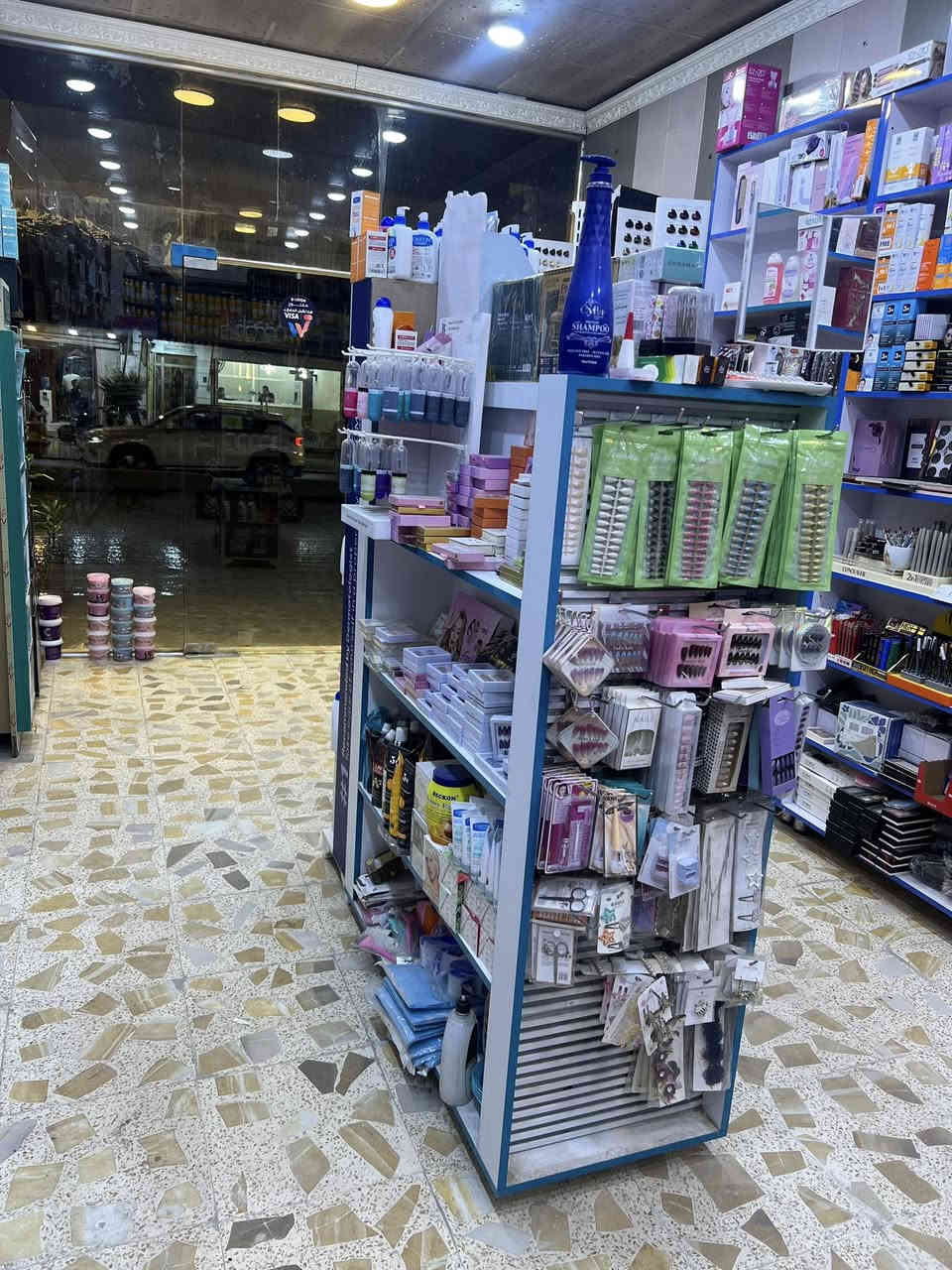 ديكور محل للبيع
نوع عارضات منفصله 

نوع تركي اصليه 

ارتفاع مرتين ونص 

عرض متر 

نظافه75‎%‎

بسعر مناسب جداً

للاستفسار واتساب 

***********
عنواني البصرة
