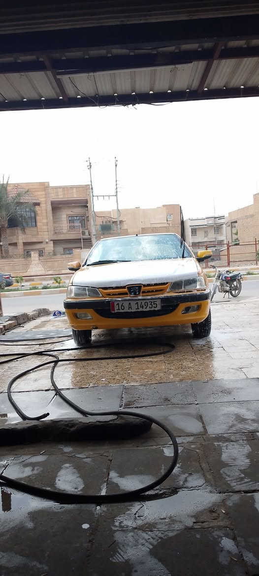 سلام عليكم ورحمه والله وبركاته 
اخوان سياره بيجو بارس 15 للبيع سياره ضربتهه بس جاملغ سياره رقم نكليزي هزه جديده سياره نصبتهه حلوه راعيهه موجود ويريد مداور سياره موجوده ناصريه مزكز  سياره حلوه وكامله 
رقم 
***********
