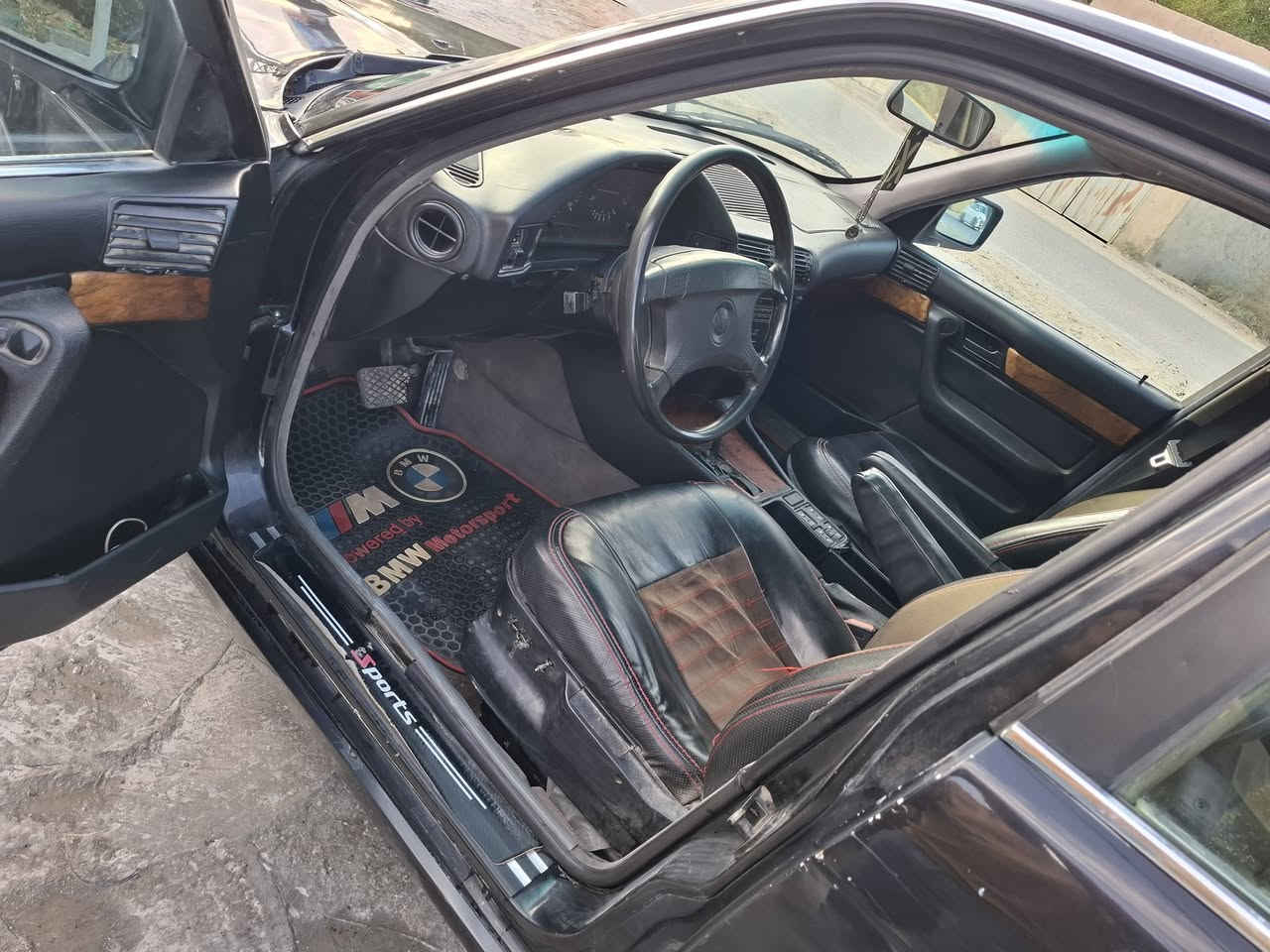 سلام عليكم بيم حجم ٥٣٥بغداد دولي بسمي سنويه منتهيه صار شهرين كير مكينه خير من الله حداديه وسط تبريد مايشتغل كهربايات كله شغاله الجام كهربائي سنتر شغال لايت عالي ناصي شغال مسجل شغال سياره لاضربه ولاتبديل ولاكص مكفوله من العيب الشرعي السعر ٥٥ وبيها مجال بسيط العنوان كربلاء بيع او مراوس ***********
