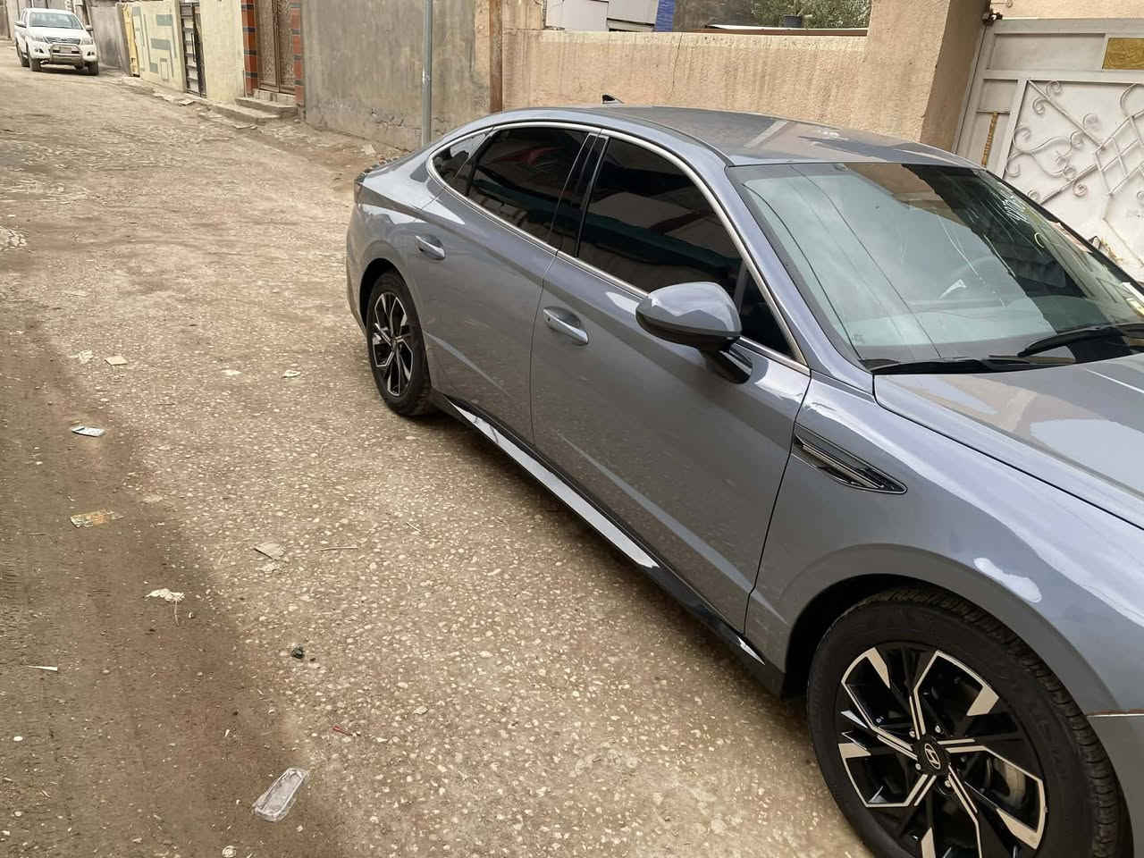 السلام عليكم
سوناتا 2024 ماشيه 23
حادثه بنيد ودعاميه فقط 
المواصفات 
بصمه + تشغيل عن بعد 
رادارات  كامره دواره 
اوتو هولد هند بريك كهربائي 
كشن كهرباء كشنات تدفئه 
شاشه متصله + عداد الكتروني 
شفتات ستيرن
  جاهزه من كلشي 
مكان سياره بابل ***********
