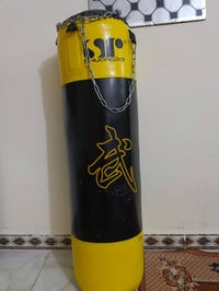 جيس ملاكمة جلد اصلي مستخدم قليل طول متر ونص اريده ب60 الف  واتساب 0774...