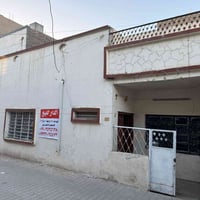 دار للبيع قديم يعتبر ارض مساحة ١٣٠ متر واجهه ١٠ نزال ١٣  سند مستقل قري...