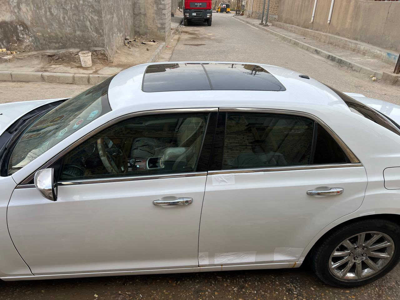 السلام عليكم كلايسر 2013 فول مواصفات السياره بعد معروف الفول بدون شرح رقم بصره السياره داخله سرقه ابواب 4وبيها خياس والهلالات الجاملغات بيهن صبغ اثر خياس  رقم بصره  السعر 155بيها مجال قليل شرط تحويل بدون وكاله ***********
