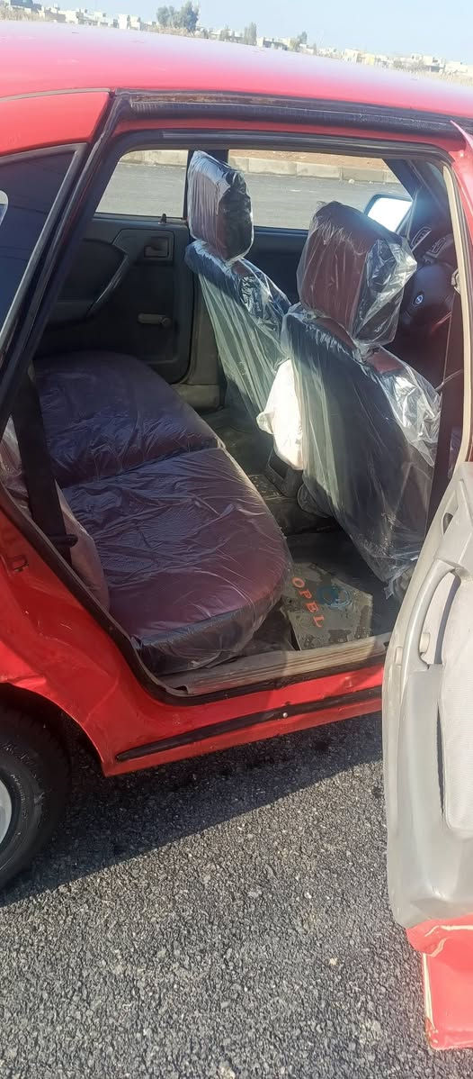 اوبل فكتره حجم16 فول عادي موديل91 صبغ دواير و دوسات سنوية ل2030 شرط التحويل السعر40وبيها مجال قليل مكان السياره الموصل الايسر للاستفسار 
الاتصال ***********
***********
