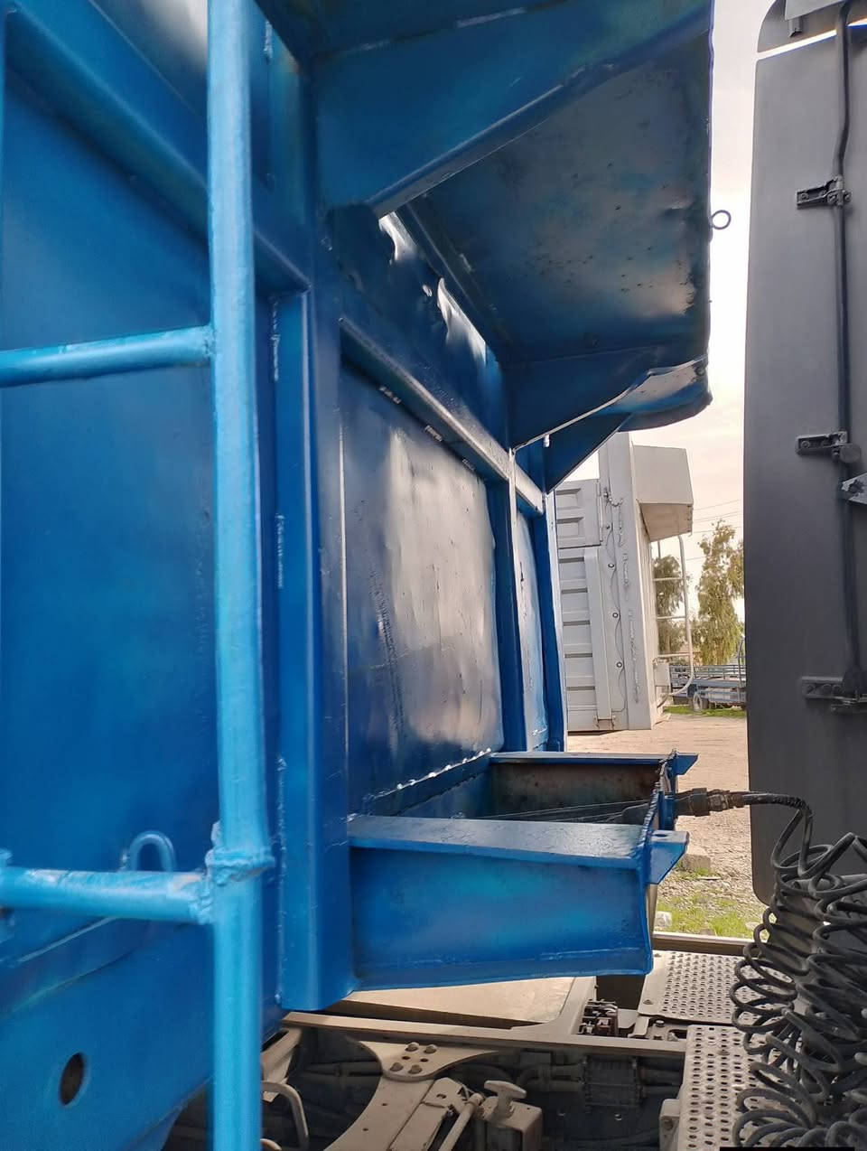 بودي تريله
3 محاور باقي تفاصيل 
على اتصال ‏‪***********,‬‏
