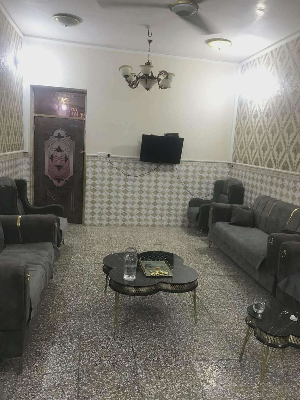 دار للبيع طابو صرف مساحه 238م يتكون من 4 غرف نوم واستقبال وهول ومطبخ وصحيات بناء حديث عالي عن الشارع العنوان حي العسكري خلف المستوصف شهيد الاسلام السعر 190و قابل للتفاوض للاستفسار الاتصال ***********
***********
