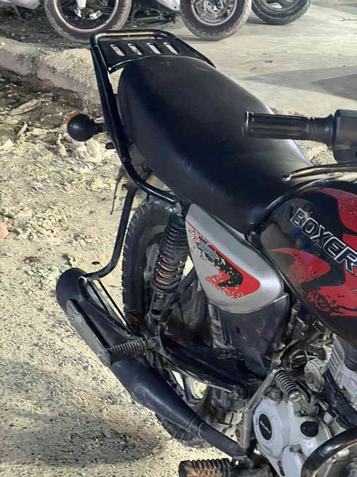 سلام اعليكم عندي دراجه بوكسر مديل 2021دراجه جديده مكاني حي اؤر قرب مطعم الفلسطيني  رقم ***********ما متواجد عل فيس رقمي بي واتساب سعر 700وبيهه مجال للطيبين.
