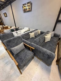 تخم مودرن 8 مقاعد سعره 980 الف  للحجز والتوصيل 07756600666 07774777848