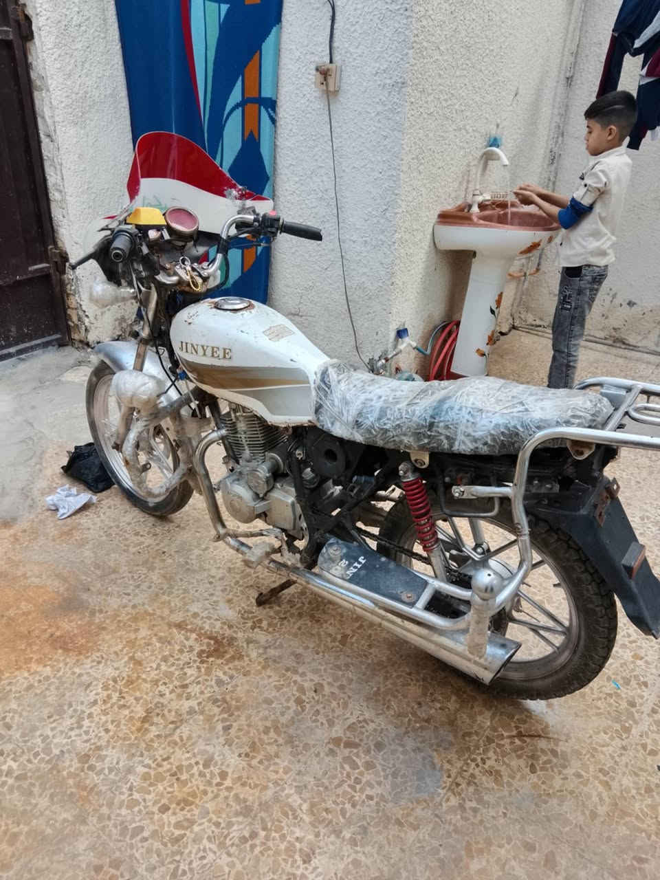 سلام عليكم دراجه للبيع سعرها 350بغداد اوراقها كامله دراجه كامله خير من الله


**إذا كنت صاحب هذا الإعلان وتريد حذفه لأي سبب، رجاءا أرسل رسالة إلى الدعم الفني**