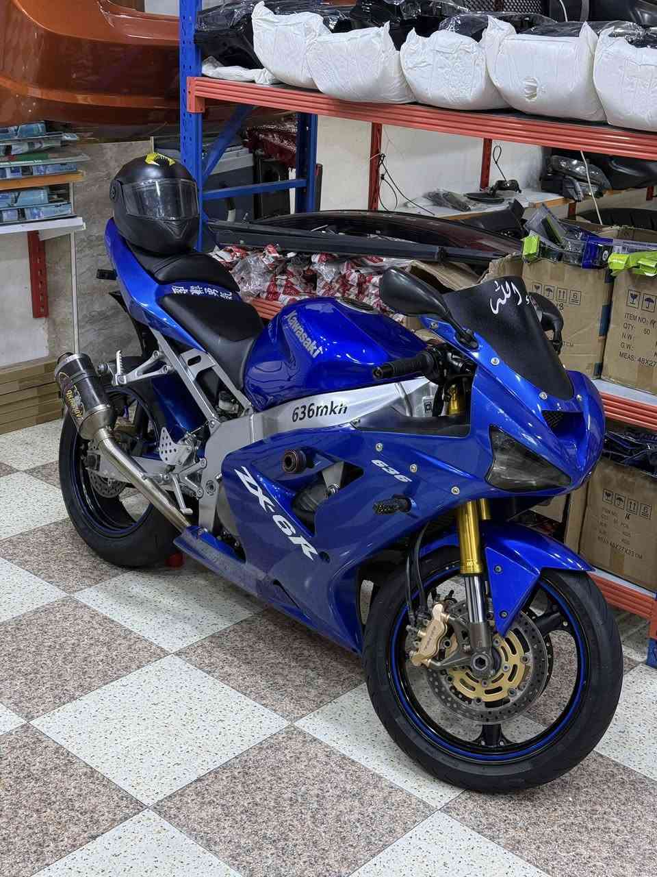 السلام عليكم    كاوساكي موديل 2004  الدراجة كفالة من كلشي  الدراجة اوراق ادامة كاملة شلعة تاكل التبليط جيب وياك خبير وافحص الي يعجبك المكان البصرة القبلة 
***********
