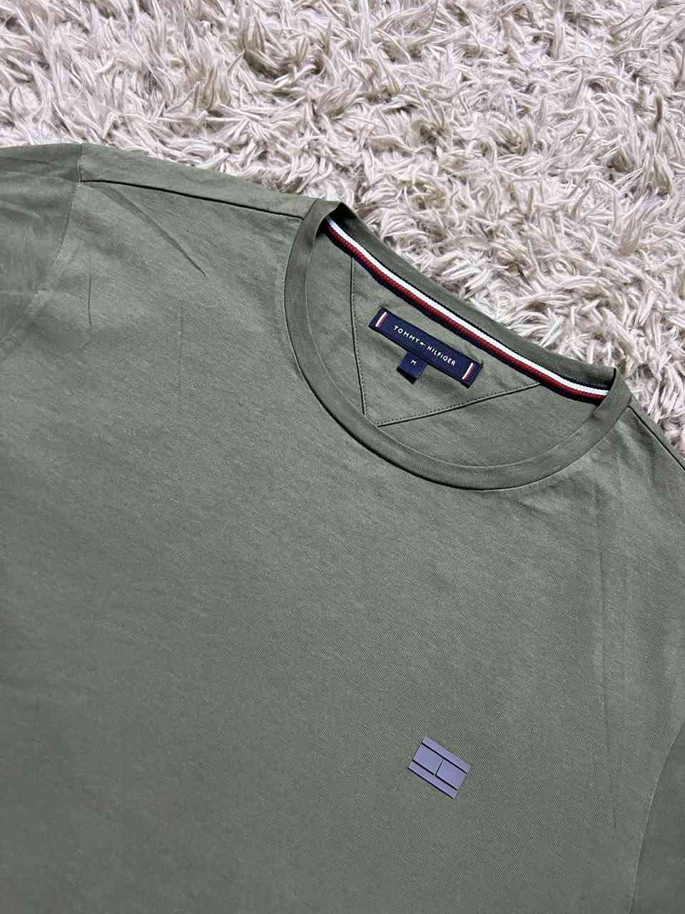 تومي 
قطعه اصليه 
قياس M 
العرض 50


**إذا كنت صاحب هذا الإعلان وتريد حذفه لأي سبب، رجاءا أرسل رسالة إلى الدعم الفني**